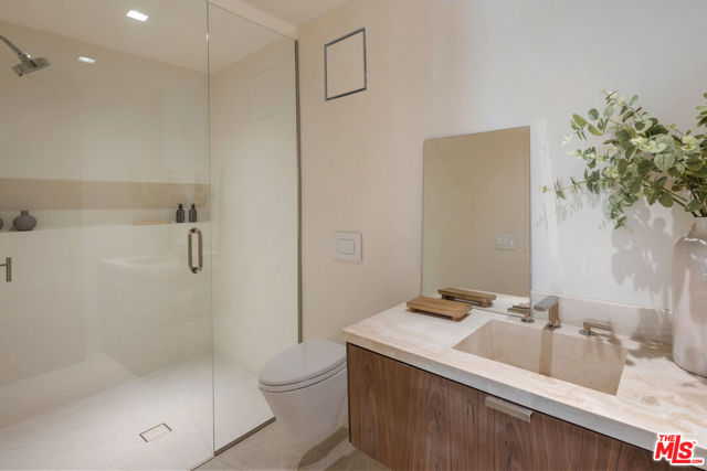 1525 Marlay Drive, Los Angeles CA: https://media.crmls.org/mediaz/2c1f2229-b451-4004-bd6e-22c2ab011d0d.jpg