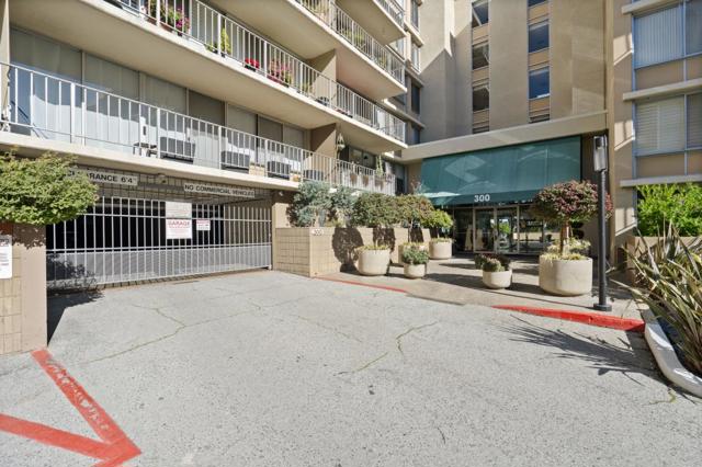 300 Davey Glen Road, Belmont CA: https://media.crmls.org/mediaz/2c1f49ac-0038-4fcd-86ae-5bc050493159.jpg