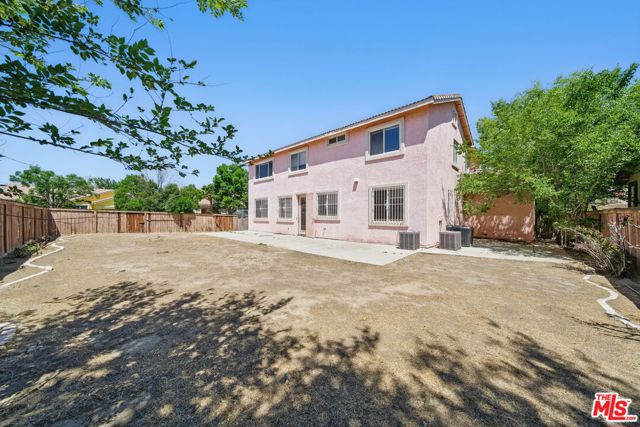 3702 Las Palmas Avenue, Palmdale CA: https://media.crmls.org/mediaz/2c1fdcc9-9190-454e-927a-fc770474b494.jpg