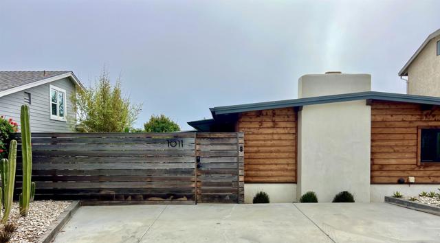 Detail Gallery Image 2 of 42 For 1011 13 Neptune Ave, Encinitas,  CA 92024 - 3 Beds | 3/1 Baths