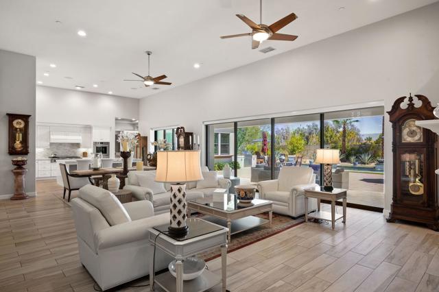 11 Alicante Circle, Rancho Mirage CA: https://media.crmls.org/mediaz/2c20647a-fe09-4ca8-b4d9-4df34d0c2508.jpg