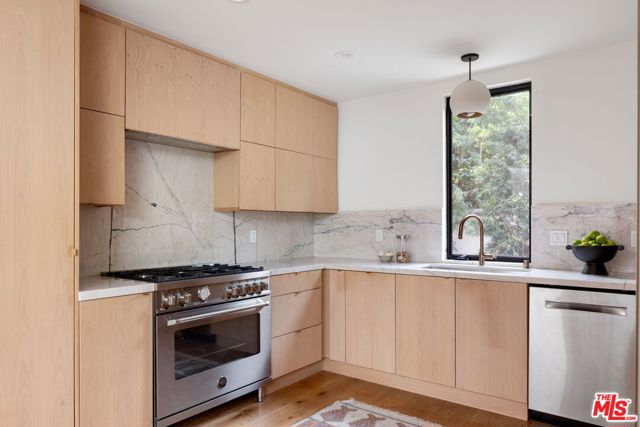 Drew Fenton | 3328 Mandeville Canyon Road Los Angeles CA | MLS: 7013571