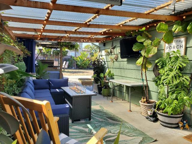 124 Clifford Avenue, Watsonville CA: https://media.crmls.org/mediaz/2c2207eb-6e07-4027-8bd4-ee9361f83a24.jpg
