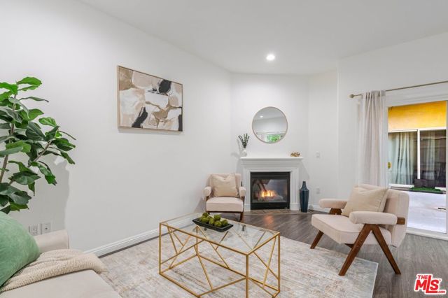 5521 Kester Avenue, Sherman Oaks CA: https://media.crmls.org/mediaz/2c2216ab-1f71-4eb0-9d1d-0ff7045b8759.jpg