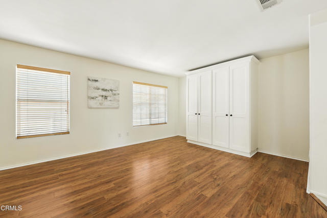1529 La Verada Court, Camarillo CA: https://media.crmls.org/mediaz/2c22217c-1d5a-4cfb-b4da-4e325dbed37b.jpg