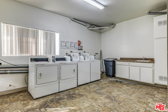 22705 Del Valle Street, 8 photo 11