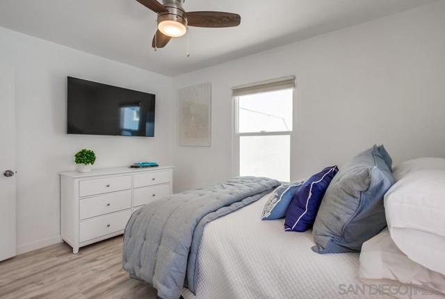 3286 88 Bayside Walk, San Diego CA: https://media.crmls.org/mediaz/2c229970-ab79-4123-9d36-7bbcf80d03a8.jpg