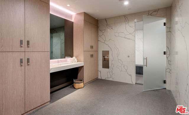 877 Francisco Street, Los Angeles CA: https://media.crmls.org/mediaz/2c23a29d-ae28-404d-8244-9b8875b44e97.jpg