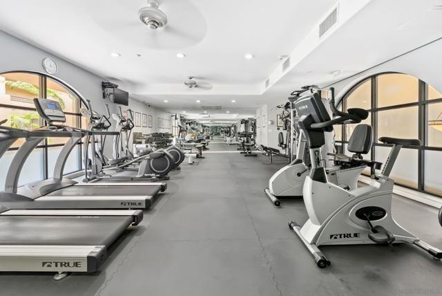301 W G St, San Diego CA: https://media.crmls.org/mediaz/2c243503-eadc-46a1-b602-391df6647b16.jpg