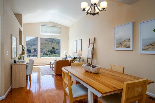 25 Windcrest Lane, South San Francisco CA: https://media.crmls.org/mediaz/2c243672-e23b-4892-b4bb-5839460ac4e2.jpg