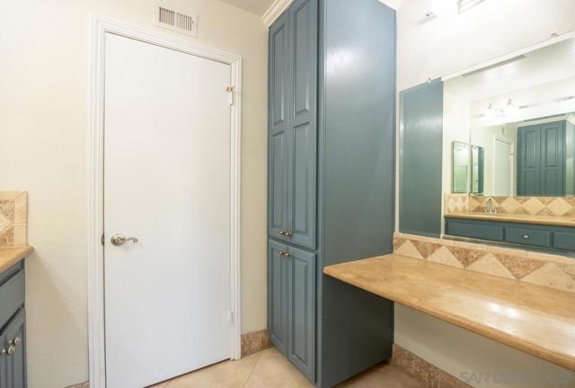 13669 Comuna Drive, Poway CA: https://media.crmls.org/mediaz/2c2442f4-e11f-4b2a-9541-0b1497734c7d.jpg