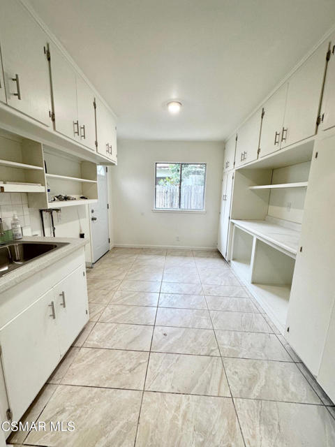19101 Chase Street, Northridge CA: https://media.crmls.org/mediaz/2c2497ae-1e42-4d94-affa-a5611ab72444.jpg