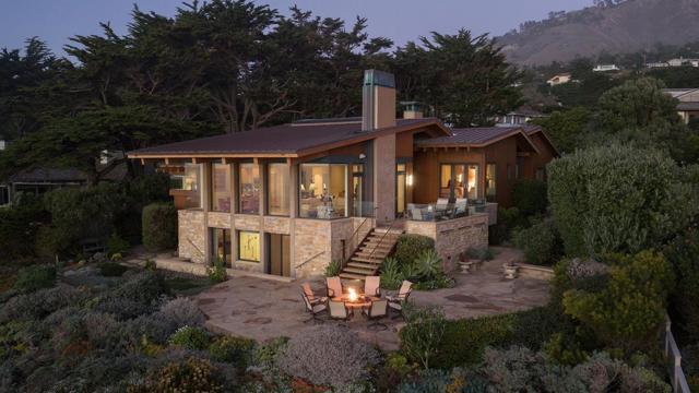 104 Yankee Point Drive, Carmel CA: https://media.crmls.org/mediaz/2c25cca2-f386-4077-a9ee-25c9147c068b.jpg