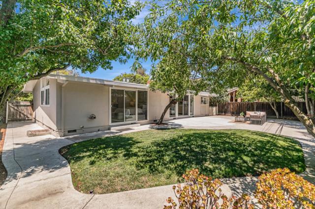 3845 Corina Way, Palo Alto CA: https://media.crmls.org/mediaz/2c25d30a-c430-49d2-8350-005df5990d00.jpg