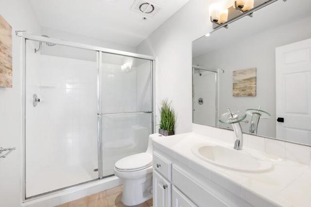 550 El Camino Real, Burlingame CA: https://media.crmls.org/mediaz/2c264710-2d6d-41b6-a125-9ecc956bb153.jpg