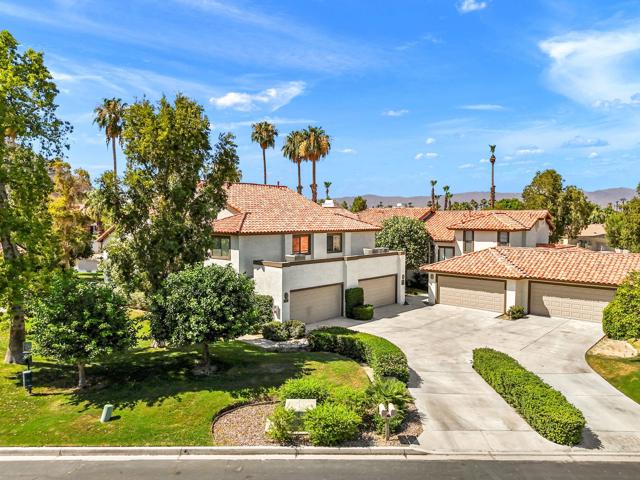 79822 Olympia Fields, La Quinta CA: https://media.crmls.org/mediaz/2c26adf5-ba8d-4239-9fe4-617748c76289.jpg