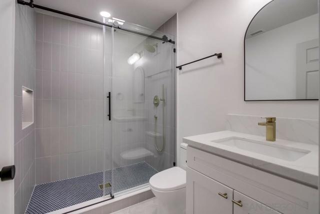2543 Daisy Ln, Fallbrook CA: https://media.crmls.org/mediaz/2c27651d-38da-4863-88d9-e544d11a0823.jpg