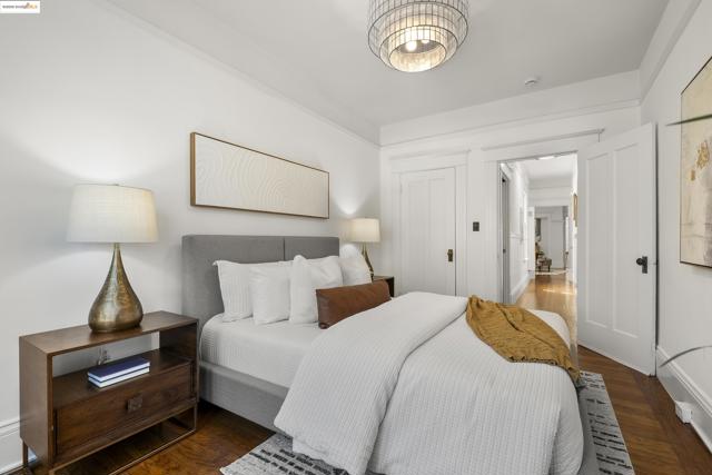 3555 17th St., San Francisco CA: https://media.crmls.org/mediaz/2c280949-16ee-4599-9be1-eb73c8208235.jpg