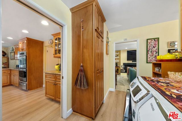 5550 W 63rd Street, Los Angeles CA: https://media.crmls.org/mediaz/2c288d5a-4990-4538-9564-d2cb421732e0.jpg