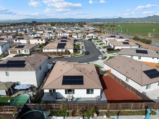 2111 Rosewood Drive, Hollister CA: https://media.crmls.org/mediaz/2c28c6c8-1181-44ca-8716-1db45ee49846.jpg