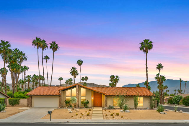 2305 E Sonora Road, Palm Springs CA: https://media.crmls.org/mediaz/2c28d33b-32b4-4700-8e30-b92f8a0d8e0b.jpg