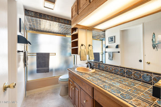 1748 Sutter Avenue, Simi Valley CA: https://media.crmls.org/mediaz/2c29013a-d1a4-470d-9d99-20c4ab0b9df4.jpg