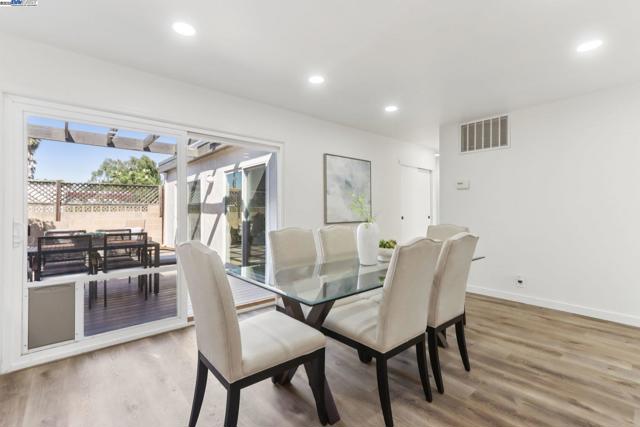 37690 Los Arboles Dr, Fremont CA: https://media.crmls.org/mediaz/2c298d70-43e7-48f7-a32c-3a5823ba20e0.jpg