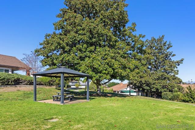 12039 Caminito Cadena, San Diego CA: https://media.crmls.org/mediaz/2c2a094c-0bcc-40d2-bb1f-fc9381d22715.jpg