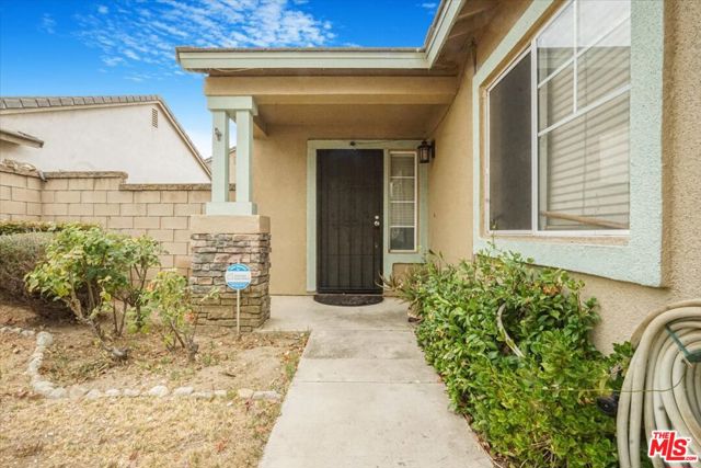 5083 Grand Avenue, Montclair CA: https://media.crmls.org/mediaz/2c2a47c4-01d8-4510-8ce8-ad4592844431.jpg