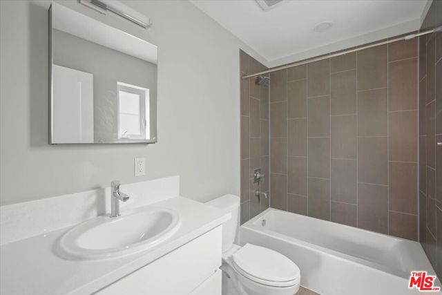 1317 Punta Gorda, Santa Barbara CA: https://media.crmls.org/mediaz/2c2a5adc-a4b7-4f65-b1a9-dccd970ee3c2.jpg