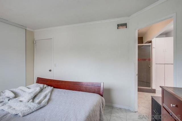 15380 Via La Gitano, Poway CA: https://media.crmls.org/mediaz/2c2acdc0-a543-4161-a16a-4988bdf63427.jpg