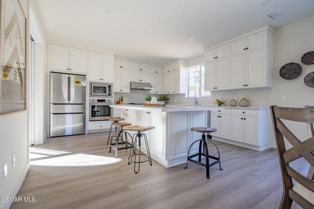 4683 Summit Avenue, Simi Valley CA: https://media.crmls.org/mediaz/2c2ae8a0-a475-49e2-aa02-697603dfe7b3.jpg