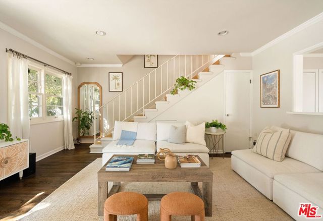 420 Pacific Street, Santa Monica CA: https://media.crmls.org/mediaz/2c2aecaa-c402-4fdf-99db-75297426ece5.jpg