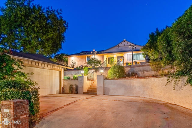 4148 Camino De La Cumbre, Sherman Oaks CA: https://media.crmls.org/mediaz/2c2aee90-1145-41e5-bd03-d8a76d7621f7.jpg