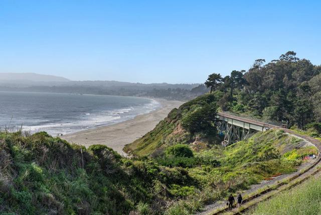 420 Sand Dollar Drive, La Selva Beach CA: https://media.crmls.org/mediaz/2c2b171d-ff72-4a23-ac96-2a93138d5a68.jpg