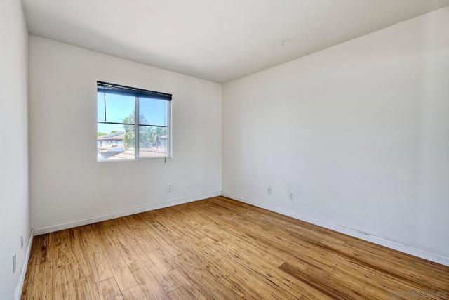 650 Quilalang Ct, Chula Vista CA: https://media.crmls.org/mediaz/2c2bd7c7-5067-4c06-9cc5-8eb31c6f5fe9.jpg