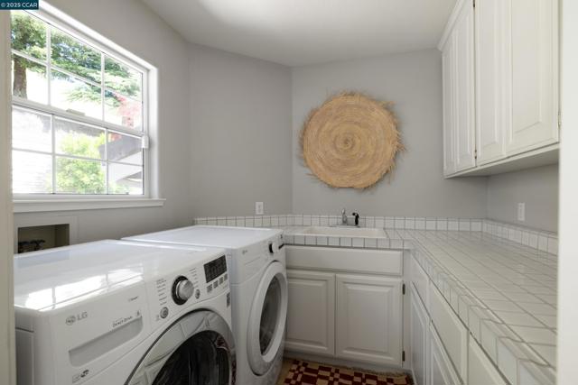 46 Merrill Circle N., Moraga CA: https://media.crmls.org/mediaz/2c2ce81e-c0f0-4026-9665-b5489465381a.jpg
