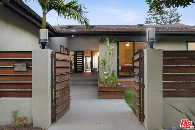 3235 Steven Drive, Encino CA: https://media.crmls.org/mediaz/2c2d94a2-284b-4bde-b0e3-e4f962dfa5bf.jpg