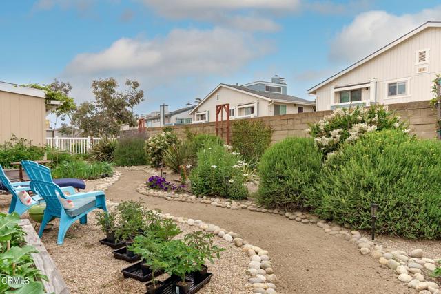 5540 W 5th Street, Oxnard CA: https://media.crmls.org/mediaz/2c2deb1b-aa22-4129-9e6e-b38bef1813c8.jpg