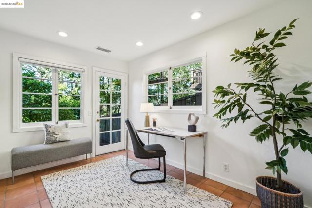 1025 Creston Rd, Berkeley CA: https://media.crmls.org/mediaz/2c2fa467-7922-458c-82af-1028ccbbed7d.jpg