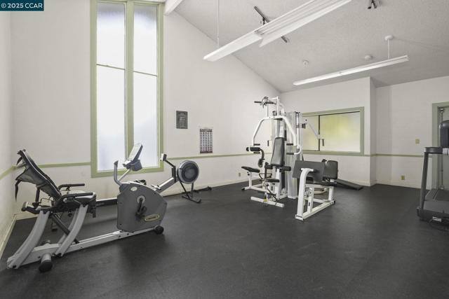 1411 Marchbanks Dr, Walnut Creek CA: https://media.crmls.org/mediaz/2c2fb057-3db6-41d3-b14b-36c87fd08ed1.jpg