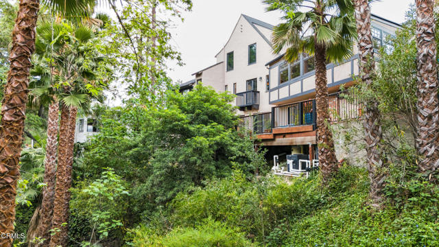 1602 Golf Club Drive, Glendale CA: https://media.crmls.org/mediaz/2c303d5f-4a39-47e1-9fd7-3d7940d1088a.jpg