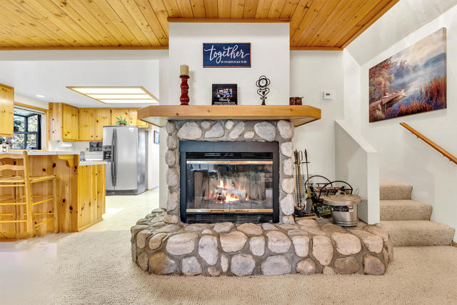 52402 Pine Ridge Road, Idyllwild CA: https://media.crmls.org/mediaz/2c31b493-4354-4a25-b466-0ffb4158f178.jpg