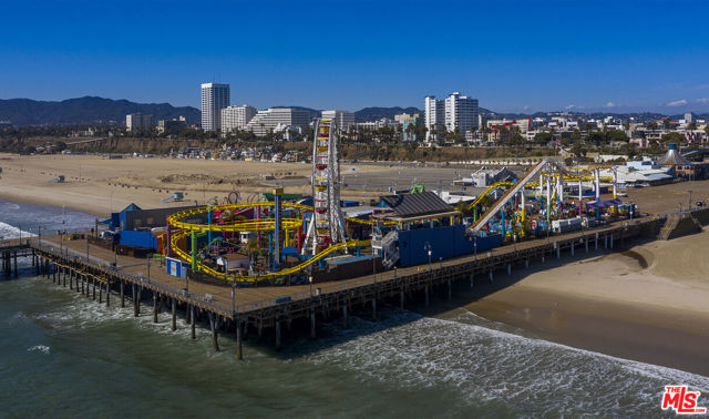 515 Ocean Avenue, Santa Monica CA: https://media.crmls.org/mediaz/2c31fc0a-16d1-4686-9c5a-407f4b4ed0fc.jpg