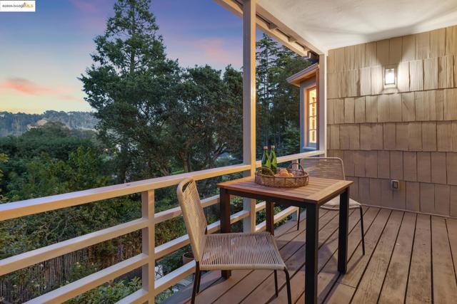1025 Creston Rd, Berkeley CA: https://media.crmls.org/mediaz/2c321cd0-16c6-4887-af44-fb1c2f2e24a3.jpg