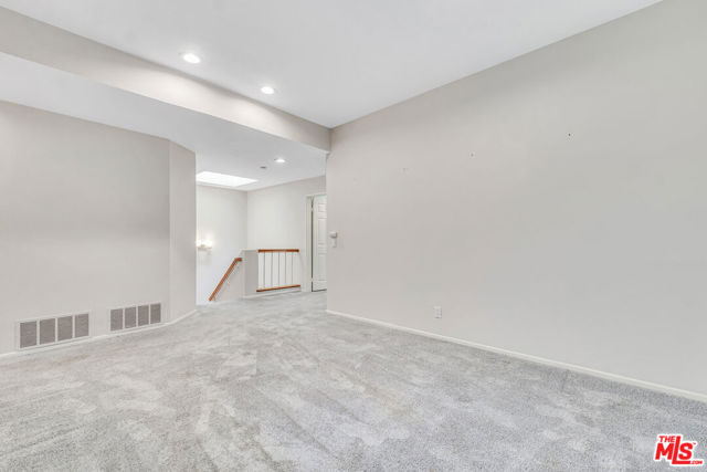 20950 Oxnard Street, Woodland Hills CA: https://media.crmls.org/mediaz/2c325bb7-75f7-4f8a-bb77-81cadfe6de3f.jpg