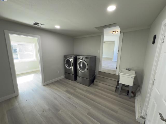 2809 Avalon Dr, Sacramento CA: https://media.crmls.org/mediaz/2c326d8a-e524-43e2-ae3a-cfeeb053820e.jpg