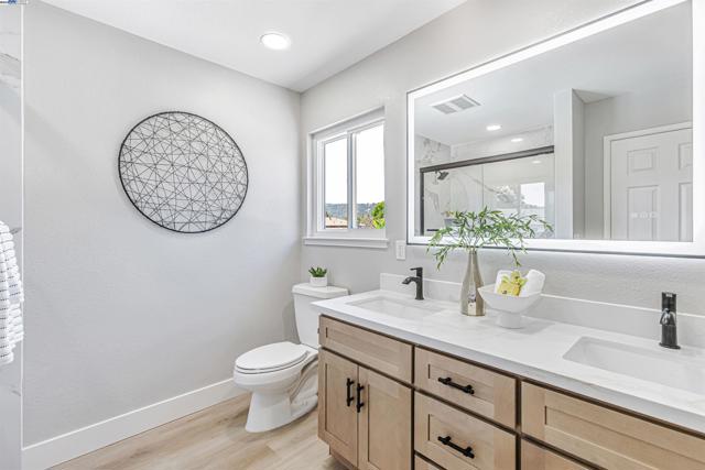 2531 Willowren Way, Pleasanton CA: https://media.crmls.org/mediaz/2c328f9d-c9e3-4342-afc6-688755816023.jpg