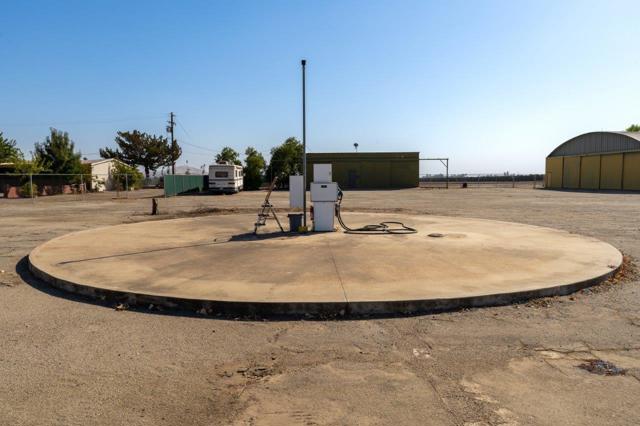 Image 11 of 21 For 23500 Eckert Field Airport (1q1) Ave