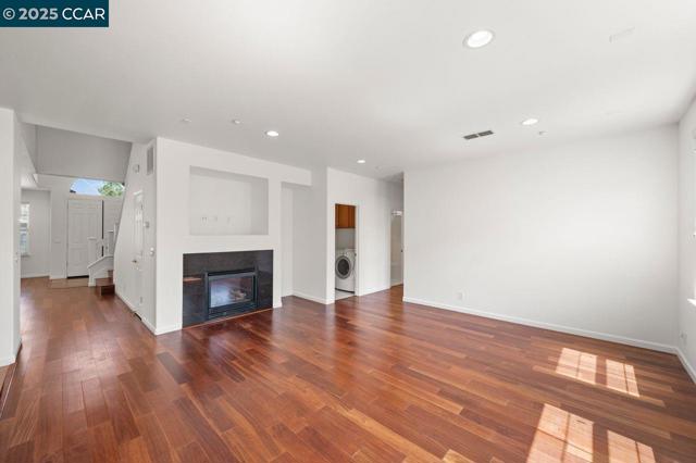 35970 Green Street, Union City CA: https://media.crmls.org/mediaz/2c33c980-667c-4507-a050-75b378a921f5.jpg